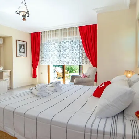 Hotel Oeluedenizde Bir *