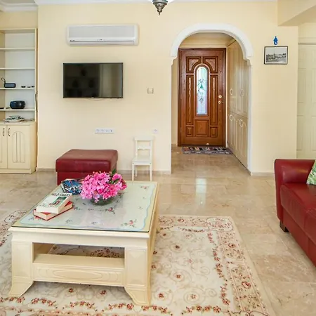 Oeluedenizde Bir Hotel *