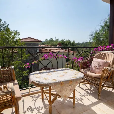 Oeluedenizde Bir Hotel *
